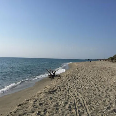 Marina Di Bravone